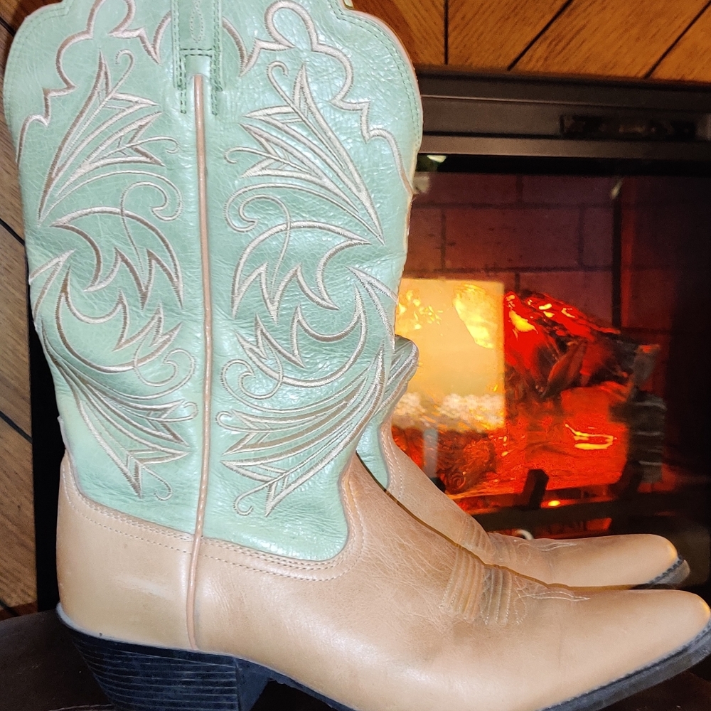 Ariat ATS Men's cowboy boots 9.5 B